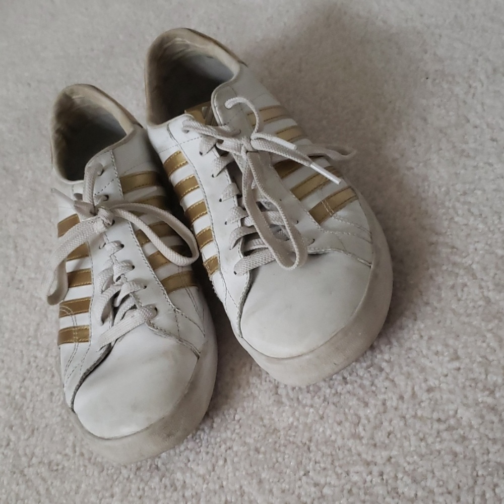 K Swiss tennis shoes/sneakers